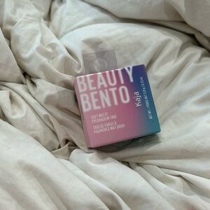 NIB Kaja Beauty Bento; Soft Matte Eyeshadow Trio
